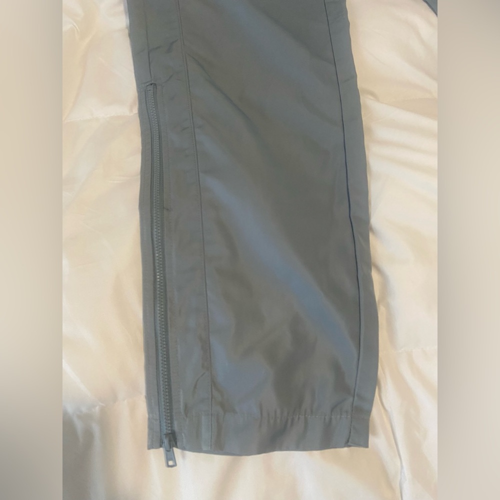 Alo Women's International Wide Leg City Pant - Cosmic Gray. Size Small - Picture 8 of 15
